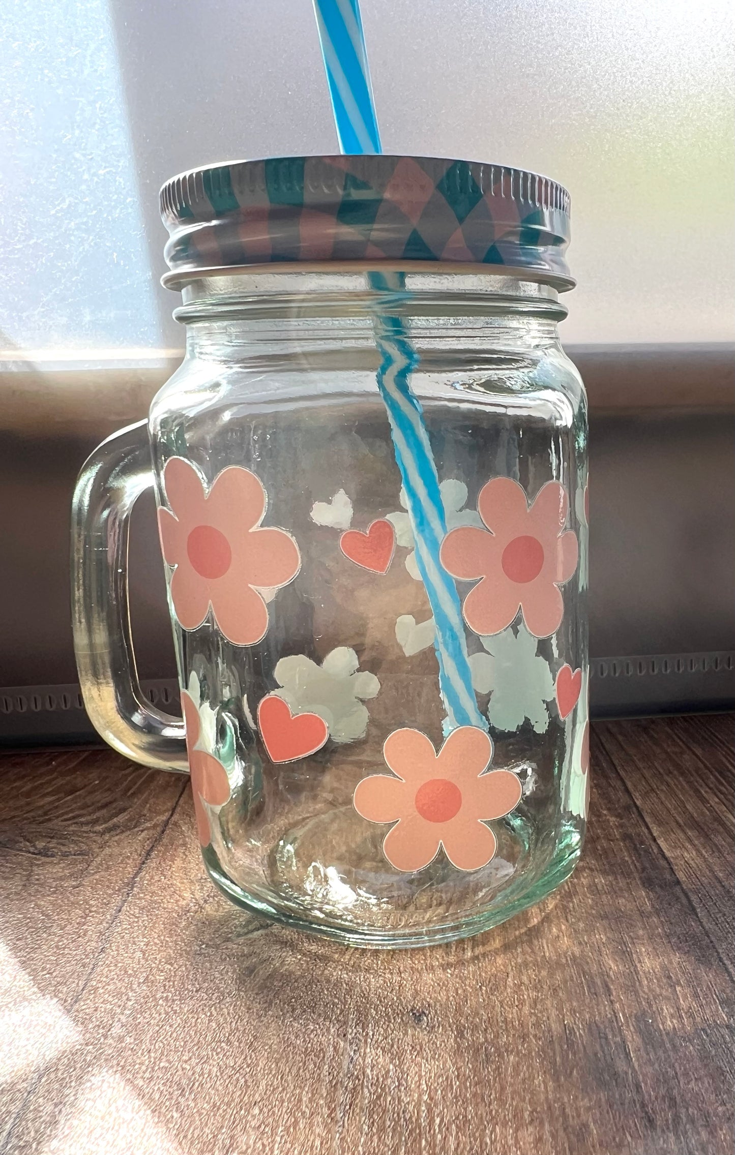 Nachhaltiges Trinkglas 450ml mit Mehrweg-Strohhalm & Rosane Blumen
