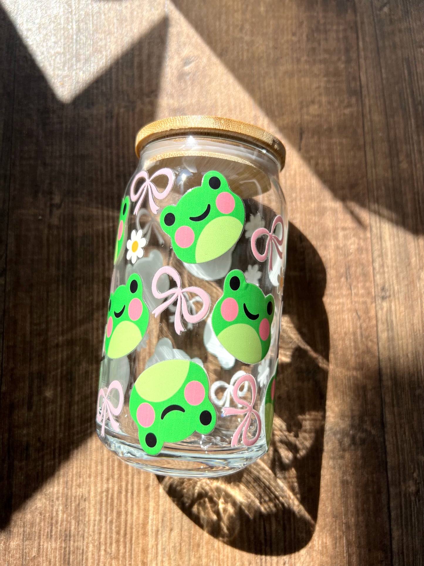 Nachhaltiges Trinkglas 500ml mit Strohhalm & Fröschen