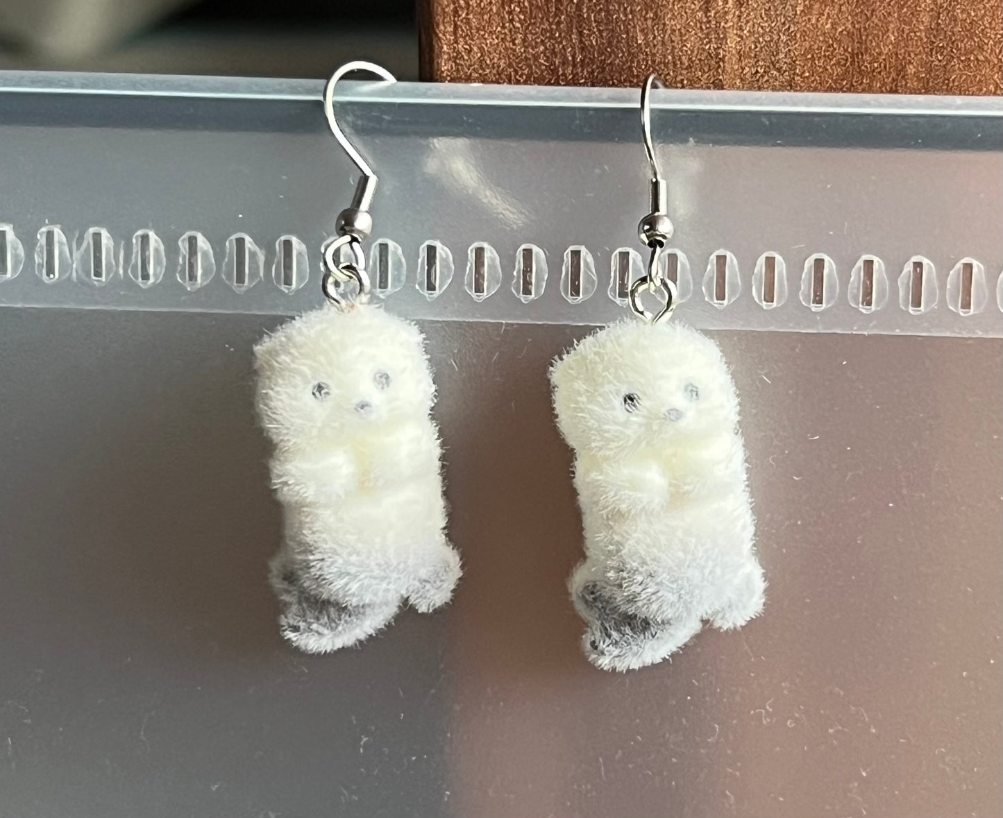 Flauschige Otter Ohrringe